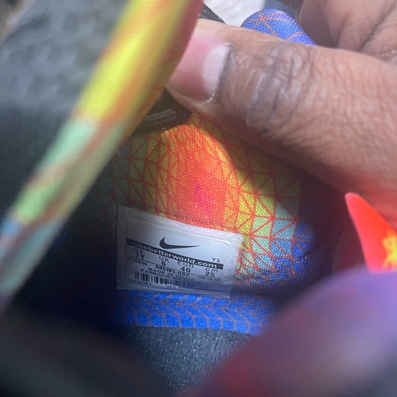 Boys Lebron Xll - Picture 11 of 11